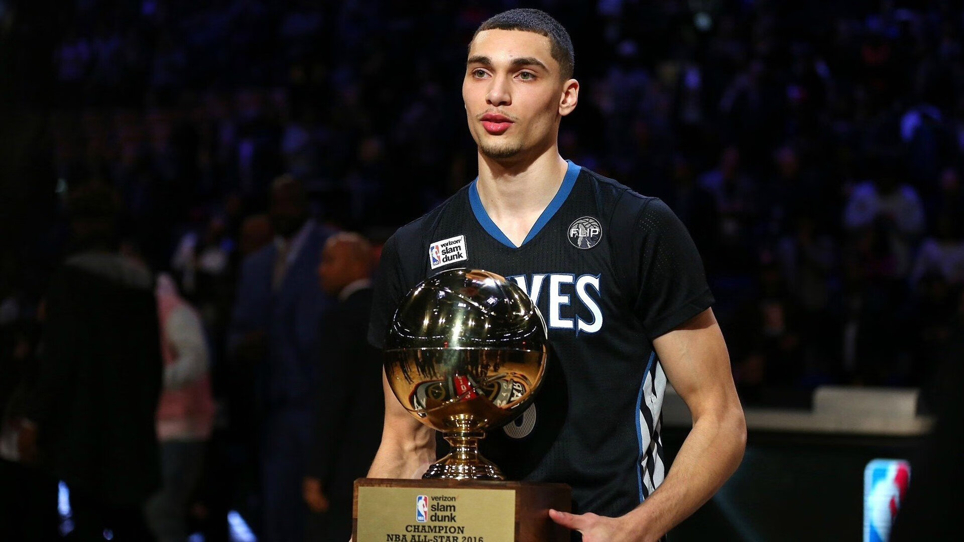 世锦赛票务：由于赵心童与吴宜泽的表现，大量中国留学生涌向谢菲尔德寻求现场球票。